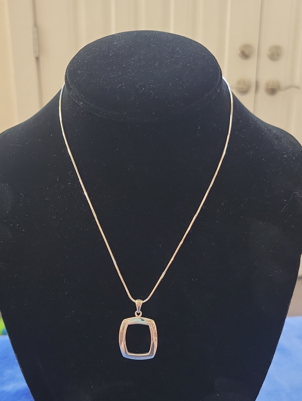 925 Silver Rectangular Pendant With 16 in. Italy 925 Silver Chain